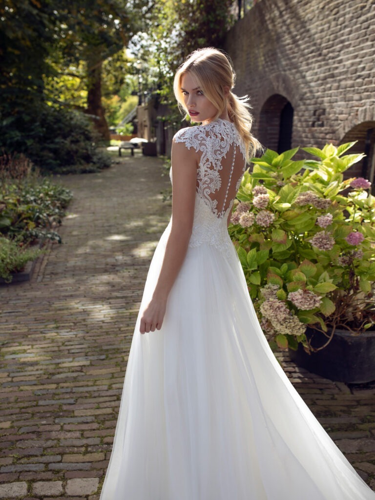 Modeca_2021_Kalina_CU_Back_0788